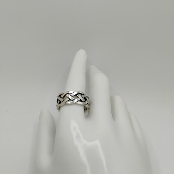 Celtic Knot Band in Sterling Silver Sz 10 - Picture 3 of 5